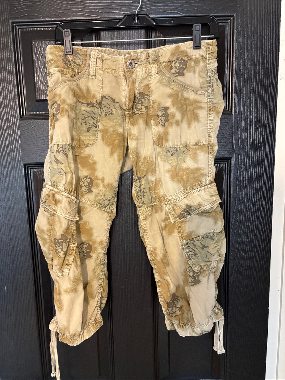 Cropped Cargo Ankle Pants in Tan Camo Print